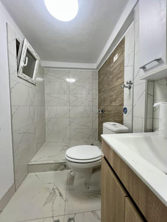 Apartament cu 2 camere, 40 mp utili, demisol - Zona Balcescu
