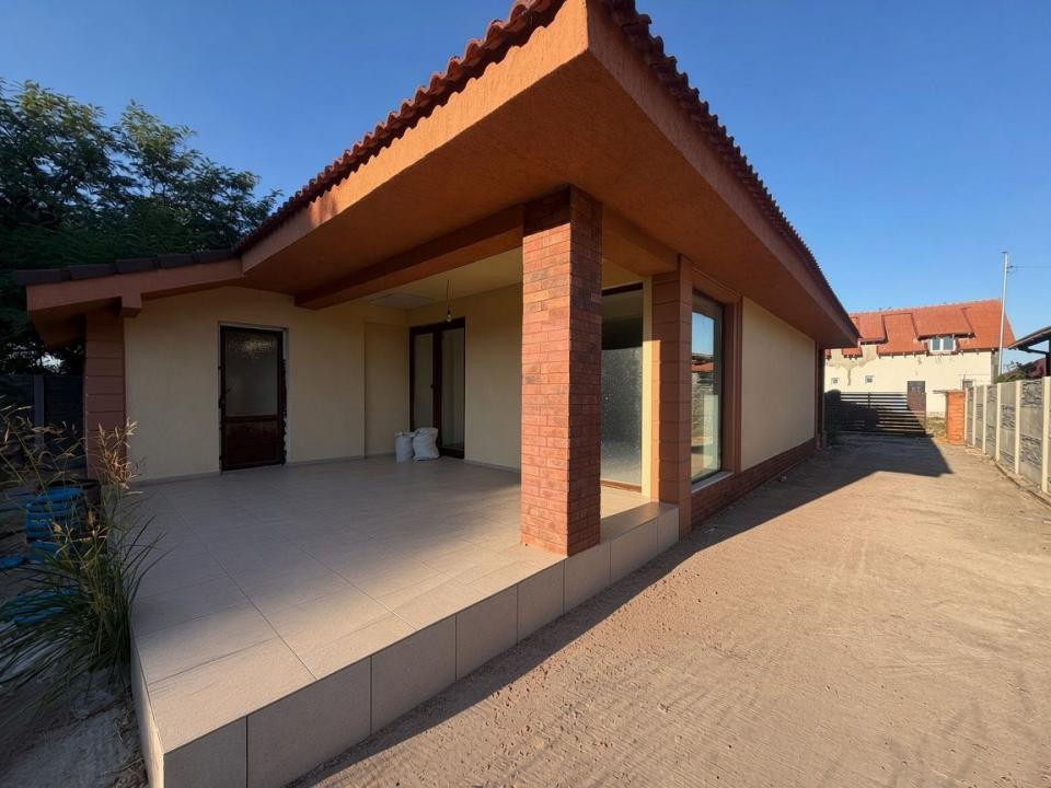 Casa individuala, 119mp utili, 500mp teren in Sanmihaiul Roman 