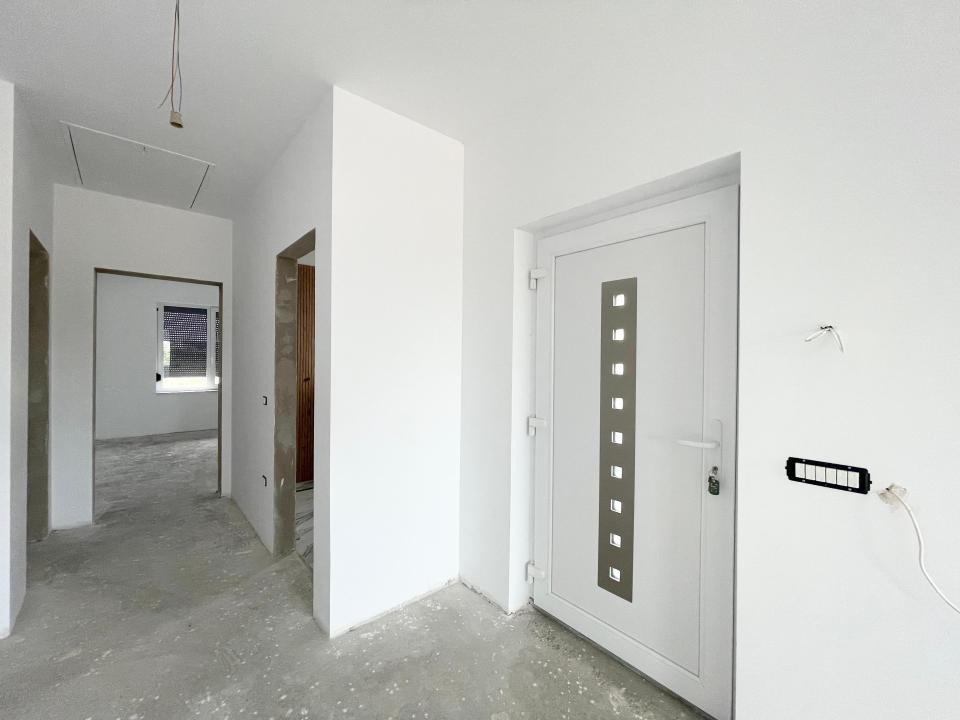 Duplex pe parter, 91 mp utili - la cheie - Mosnita Noua