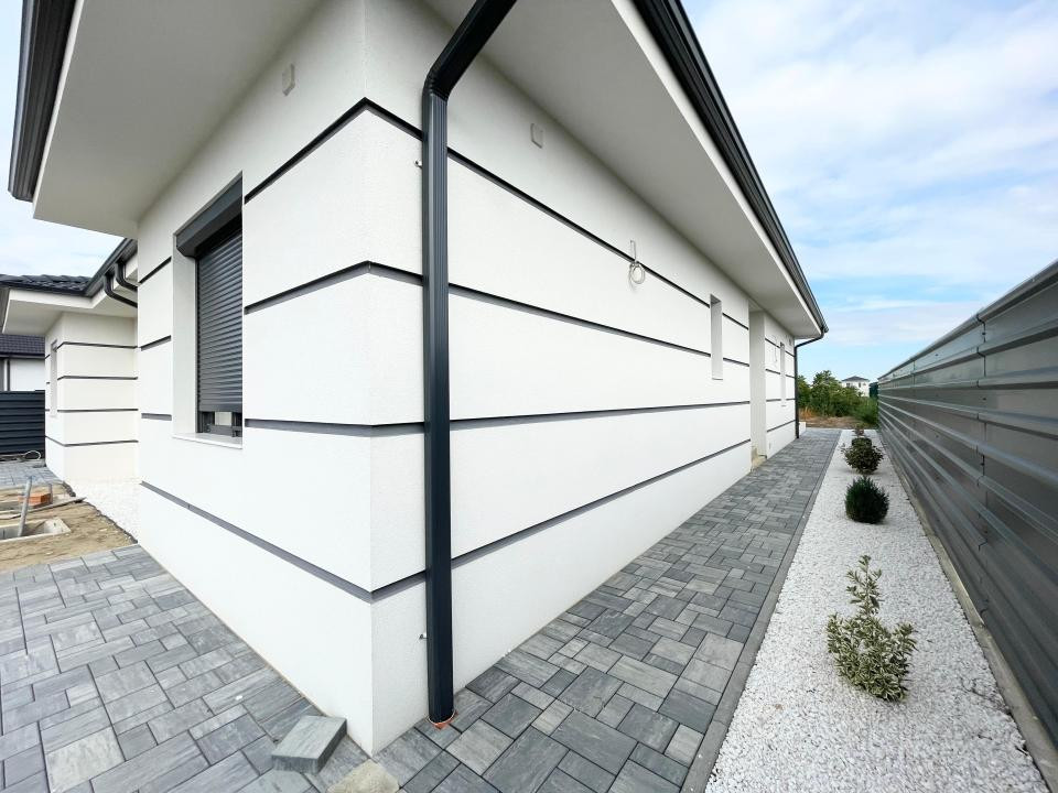 Duplex pe parter, 91 mp utili - la cheie - Mosnita Noua