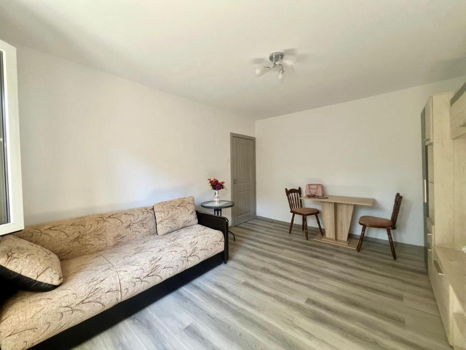  Apartament cu o camera, renovat, 30 mp utili, parter - Zona Sagului