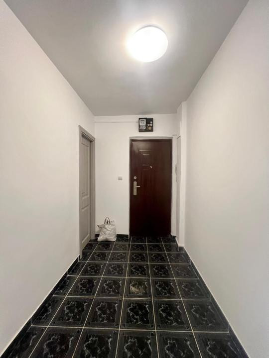  Apartament cu o camera, renovat, 30 mp utili, parter - Zona Sagului