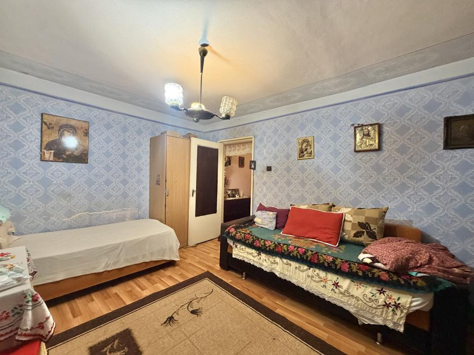 Apartament 1 camera, decomandat, etaj 2, zona Soarelui 