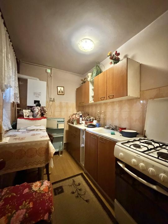 Apartament 1 camera, decomandat, etaj 2, zona Soarelui 