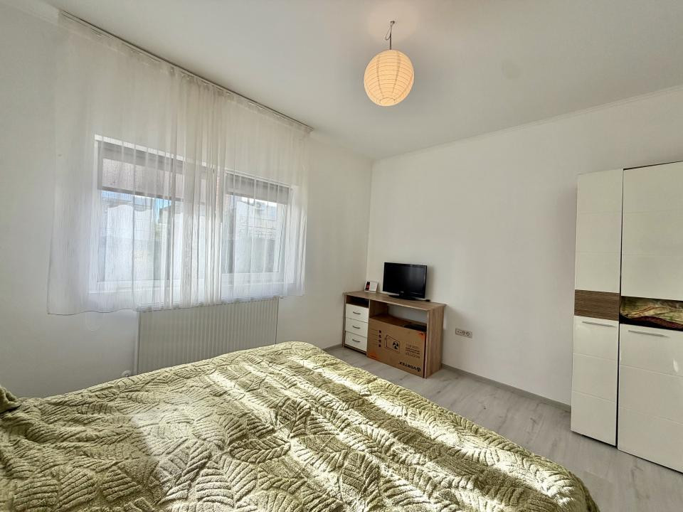 COMISION 0% Apartament 2 camere, decomandat, curte 102mp in Giroc 
