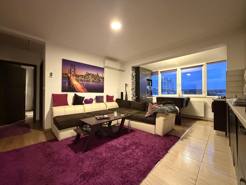 Apartament 3 camere, 57mp utili, semi-decomandat - zona Soarelui 