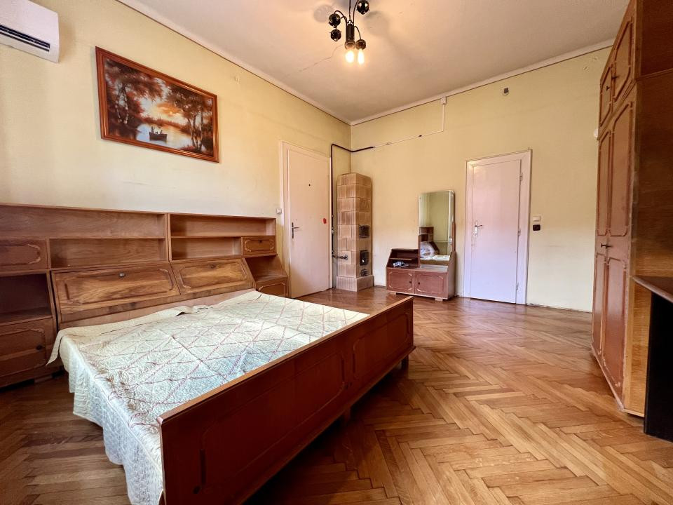  Apartament 4 camere, circular, 126 mp utili, etaj 1 - Zona Balcescu