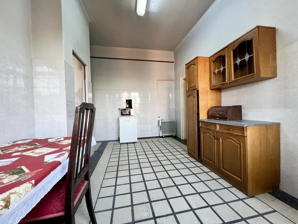  Apartament 4 camere, circular, 126 mp utili, etaj 1 - Zona Balcescu