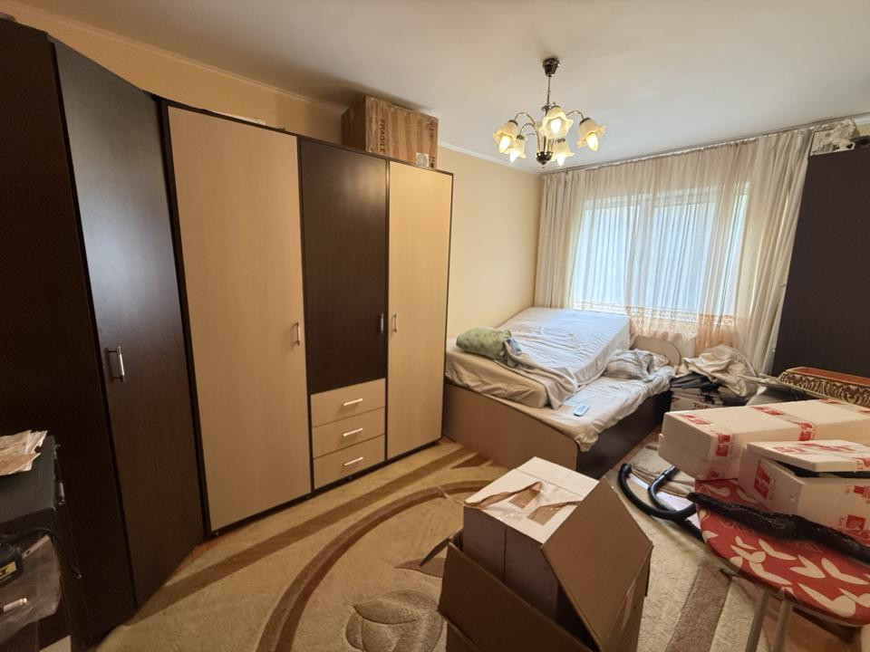 Apartament cu 3 camere, decomandat, 68 mp utili, etaj 1 - Girocului