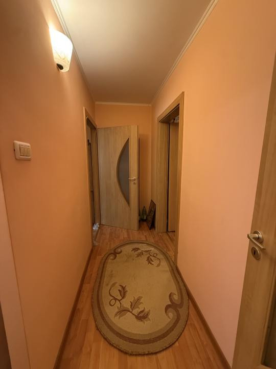 Apartament cu 3 camere, decomandat, 68 mp utili, etaj 1 - Girocului