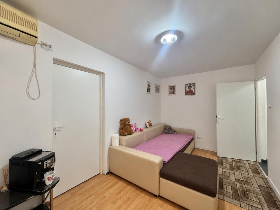 Apartament 2 camere, etaj 1, zona Piata Doina 
