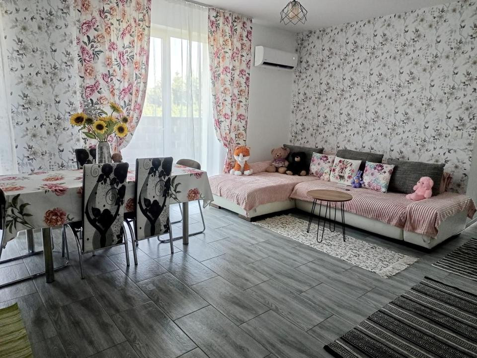DE INCHIRIAT - Apartament 2 camere, parter - Giroc