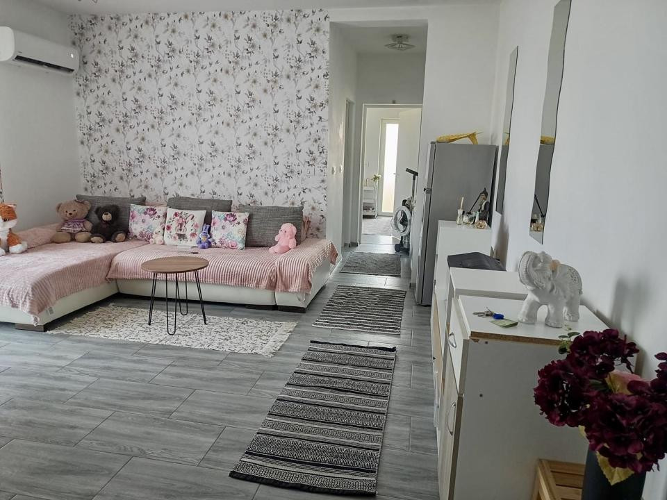 DE INCHIRIAT - Apartament 2 camere, parter - Giroc