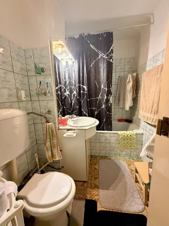Apartament decomandat, 3 camere - zona Lipovei