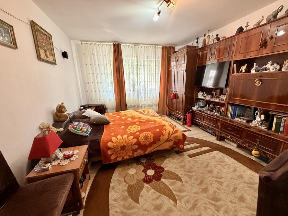 Apartament decomandat, 3 camere - zona Lipovei