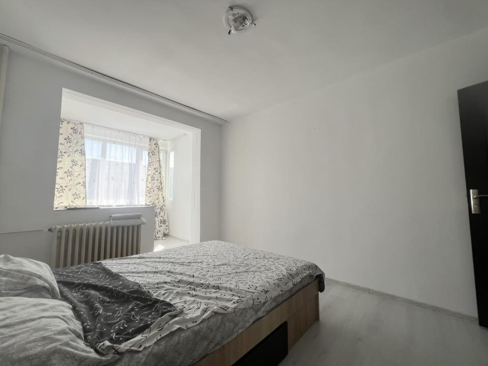  Apartament 3 camere, 65 mp, etaj 2, complet mobilat - Girocului