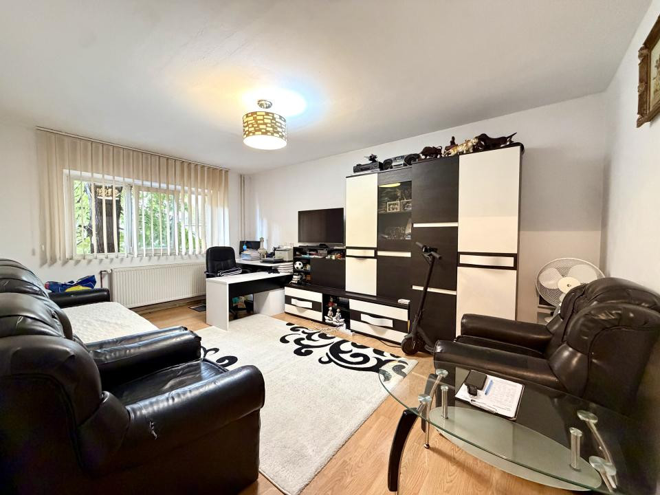Apartament, 3 camere, 66 mp utili, parter - zona Lunei