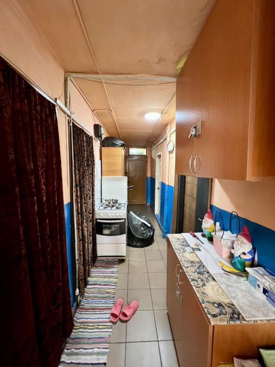 Garsoniera, 11 mp, etaj 1 - Zona Dambovita