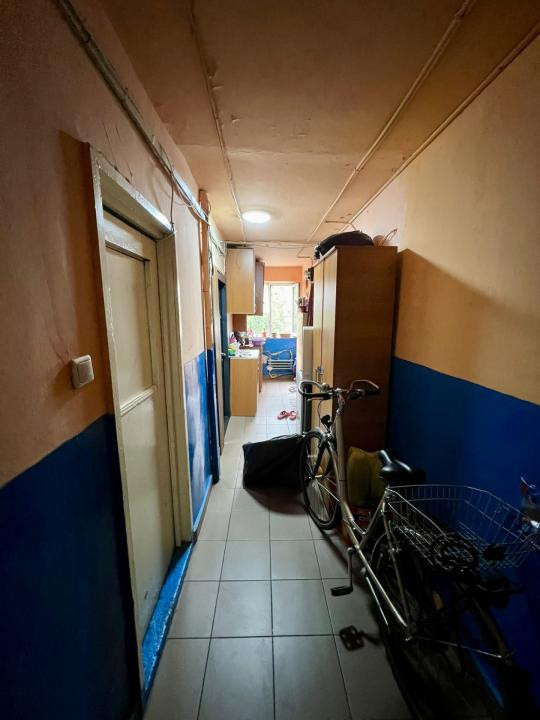Garsoniera, 11 mp, etaj 1 - Zona Dambovita