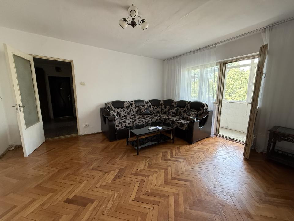 Apartament 2 camere, semidecomandat, 52 mp - Dambovita