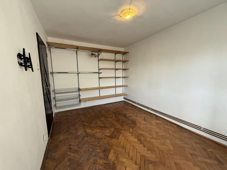 Apartament 2 camere, semidecomandat, 52 mp - Dambovita
