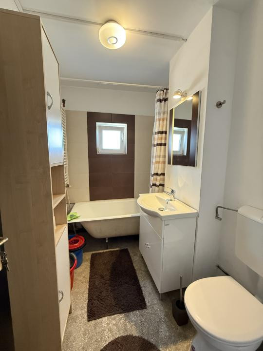 Apartament 2 camere, semidecomandat, 52 mp - Dambovita