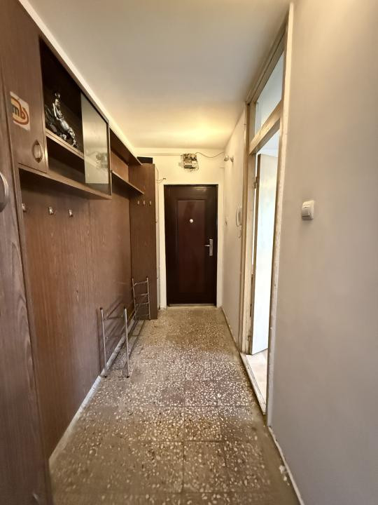 Apartament 2 camere, semidecomandat, 52 mp - Dambovita