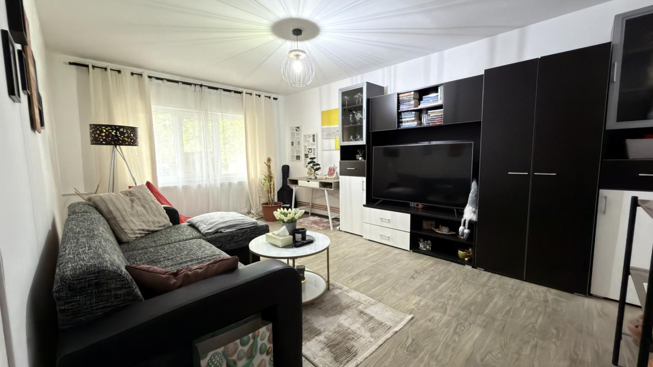 Apartament 70mp utili, 3 camere, 2 bai, parter - zona Torontal