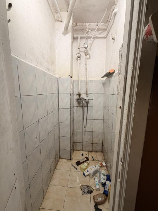 Garsoniera 12 mp, etaj 3  ideala pentru investitie - Buziasului 
