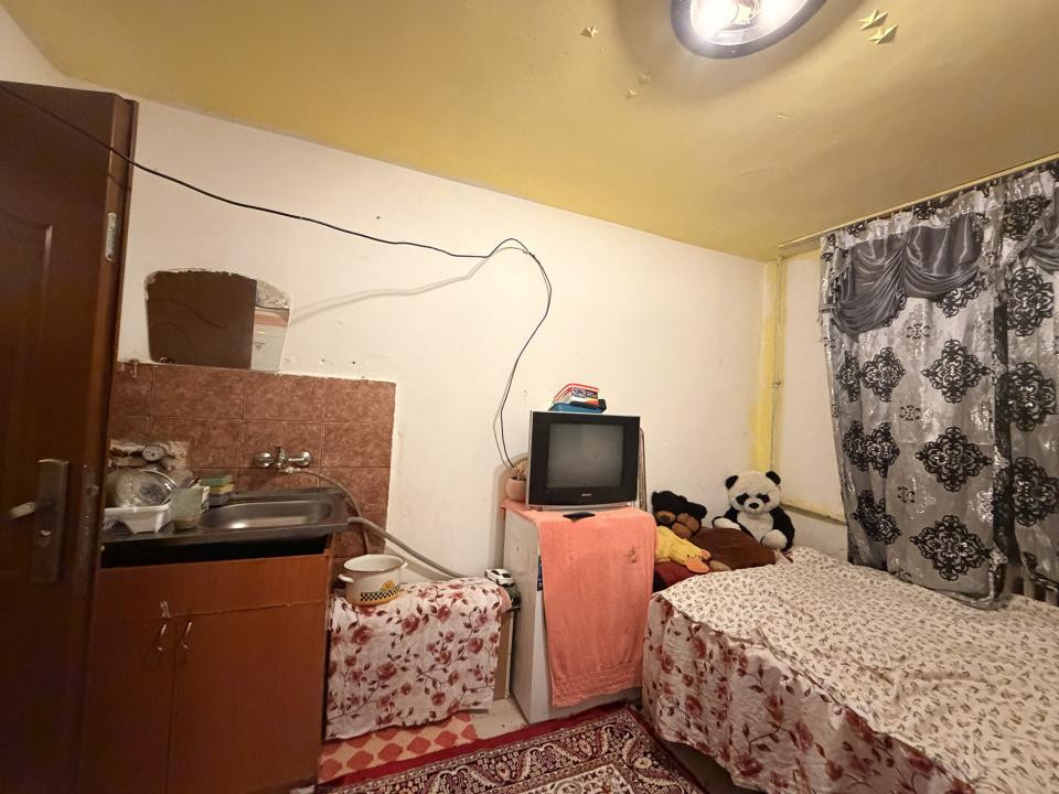 Garsoniera 10,5 mp, etaj 2  ideala pentru investitie - Take Ionescu