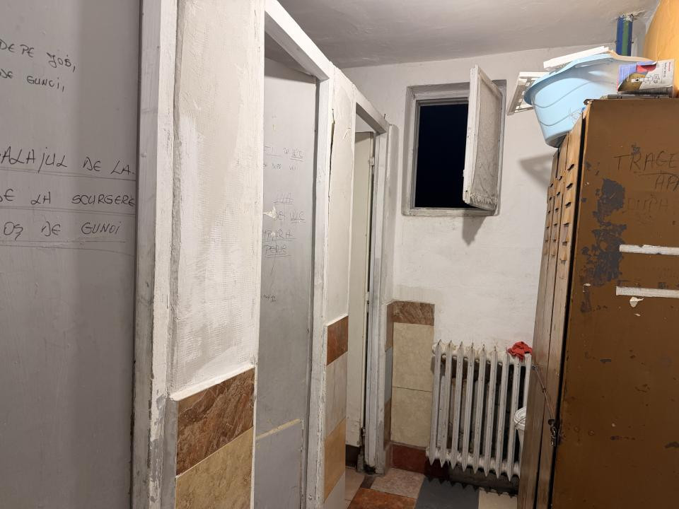 Garsoniera 10,5 mp, etaj 2  ideala pentru investitie - Take Ionescu
