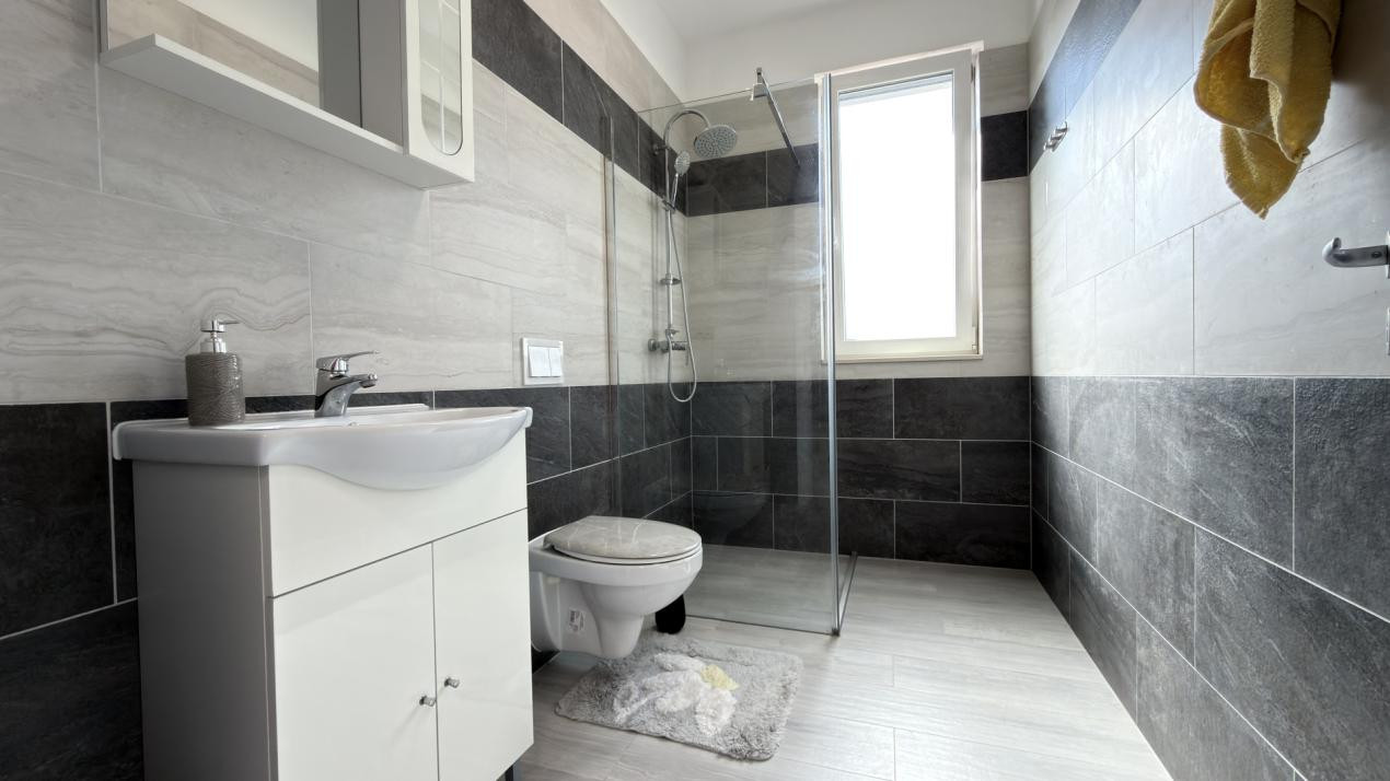 Apartament 3 camere, 2 bai, 72mp utili, 26mp balcon - Dumbravita