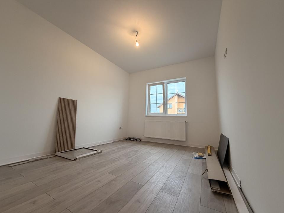 Duplex cu 3 camere, 80 mp utili, 16 mp terasa, 463 mp teren - Sag