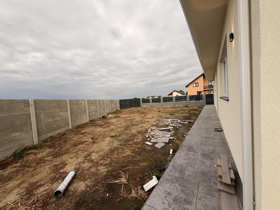 Duplex cu 3 camere, 80 mp utili, 16 mp terasa, 463 mp teren - Sag
