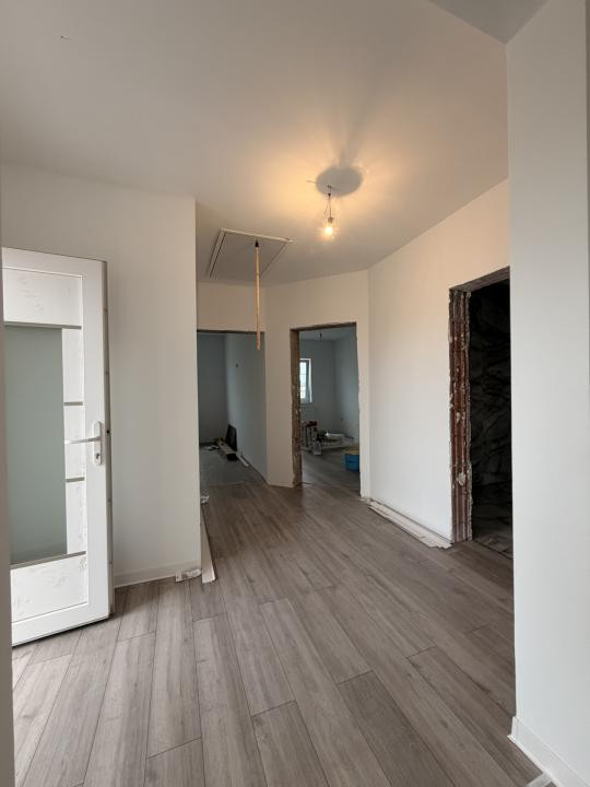 Duplex cu 3 camere, 80 mp utili, 16 mp terasa, 463 mp teren - Sag