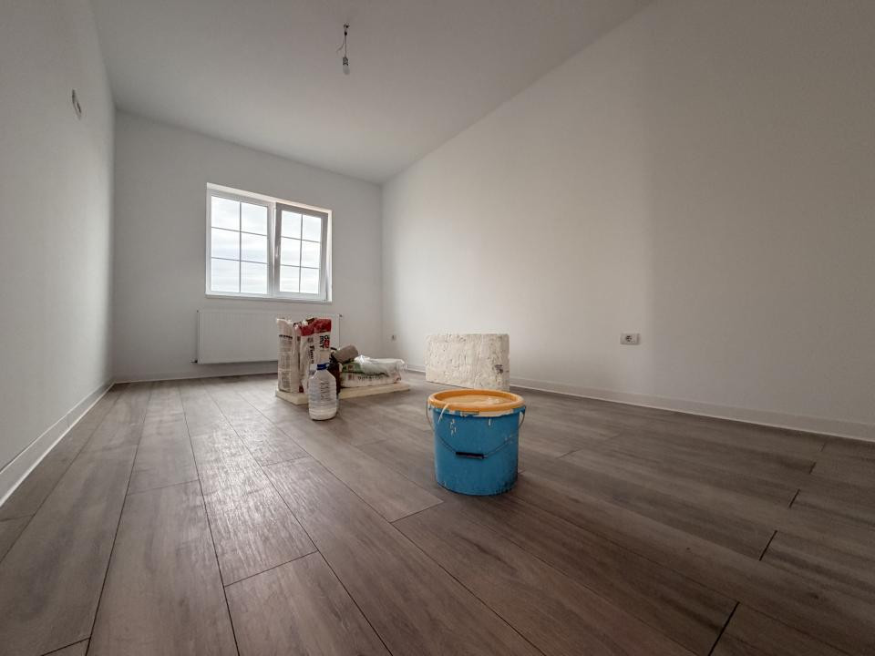 Duplex cu 3 camere, 80 mp utili, 16 mp terasa, 463 mp teren - Sag