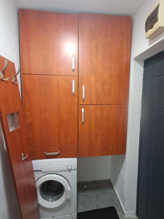 Garsoniera , 22 mp, renovata, mobilata si utilata - Calea Buziasului 