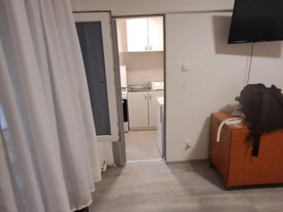 Garsoniera , 22 mp, renovata, mobilata si utilata - Calea Buziasului 