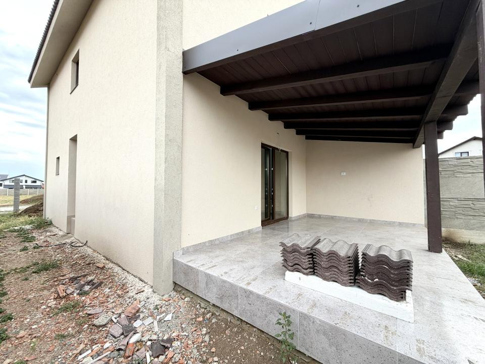 Duplex elegant, 3 camere, 88 mp utili, 330 mp teren - Sanandrei