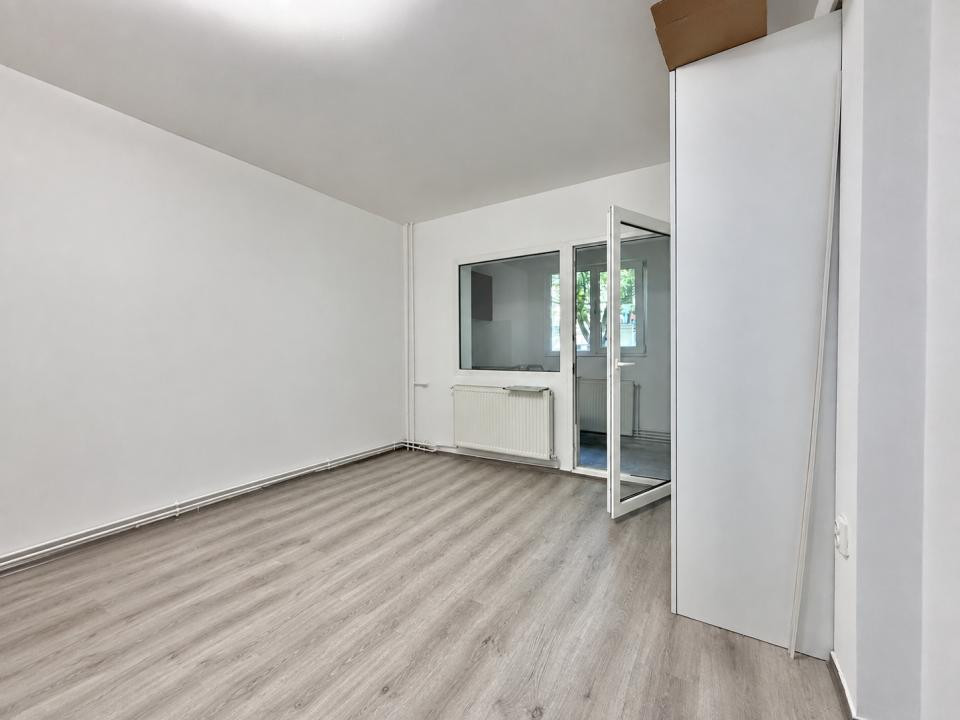 Garsoniera renovata, parter, zona Lipovei 