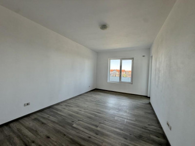 Apartament 2 camere, decomandat, parter, terasa 20mp in Giroc 