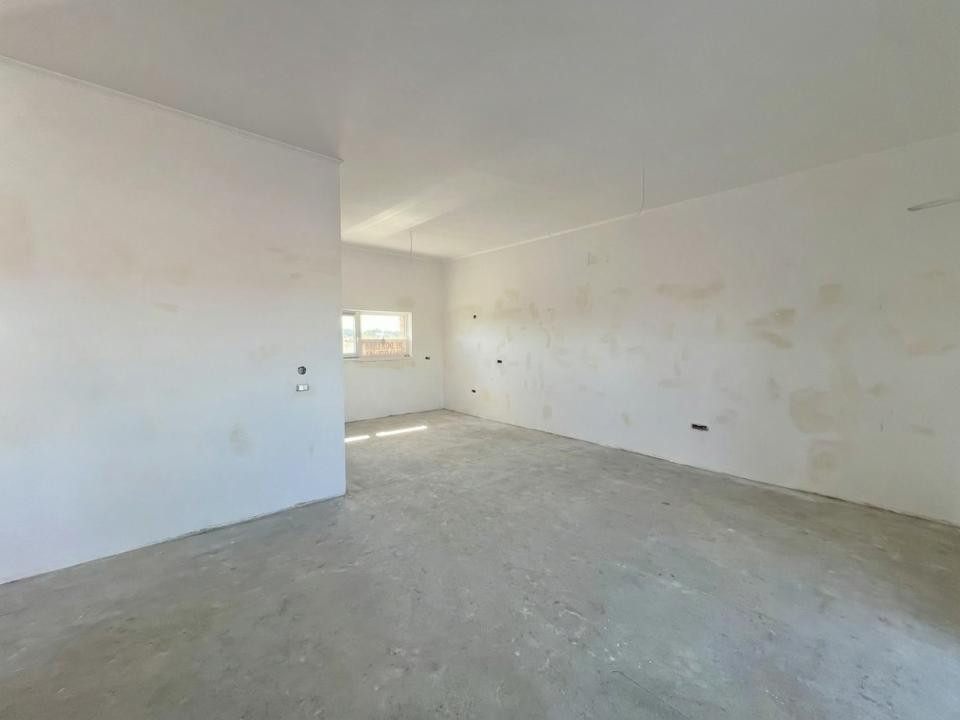Triplex modern, 4 camere, 103 mp utili, 316 mp teren - Zona Sacalaz