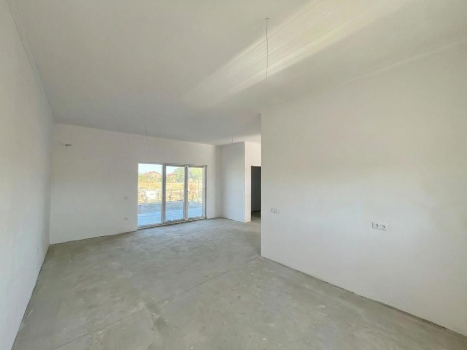 Triplex modern, 4 camere, 103 mp utili, 316 mp teren - Zona Sacalaz