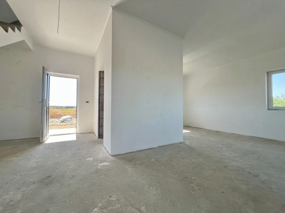 Triplex modern, 4 camere, 103 mp utili, 316 mp teren - Zona Sacalaz