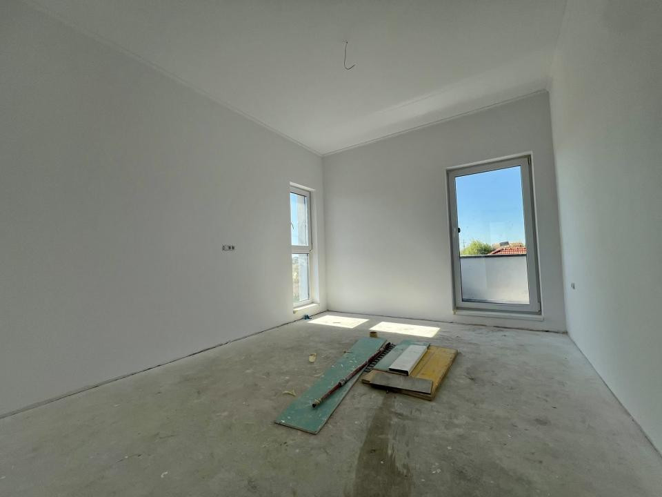Triplex modern, 4 camere, 103 mp utili, 316 mp teren - Zona Sacalaz
