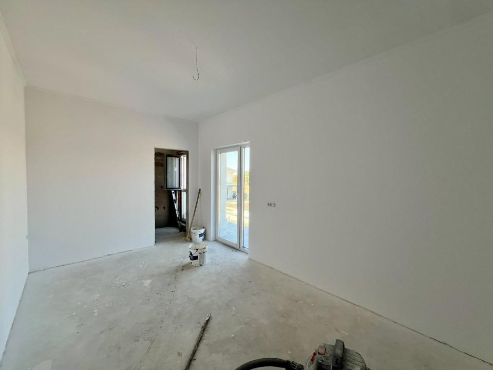 Triplex modern, 4 camere, 103 mp utili, 316 mp teren - Zona Sacalaz