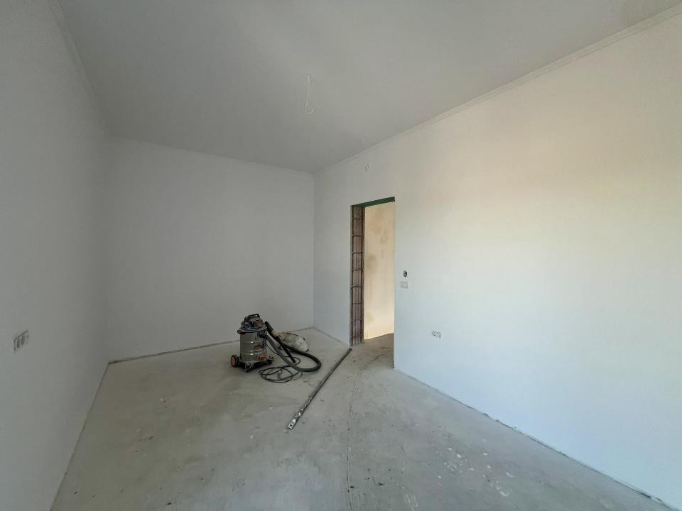 Triplex modern, 4 camere, 103 mp utili, 316 mp teren - Zona Sacalaz