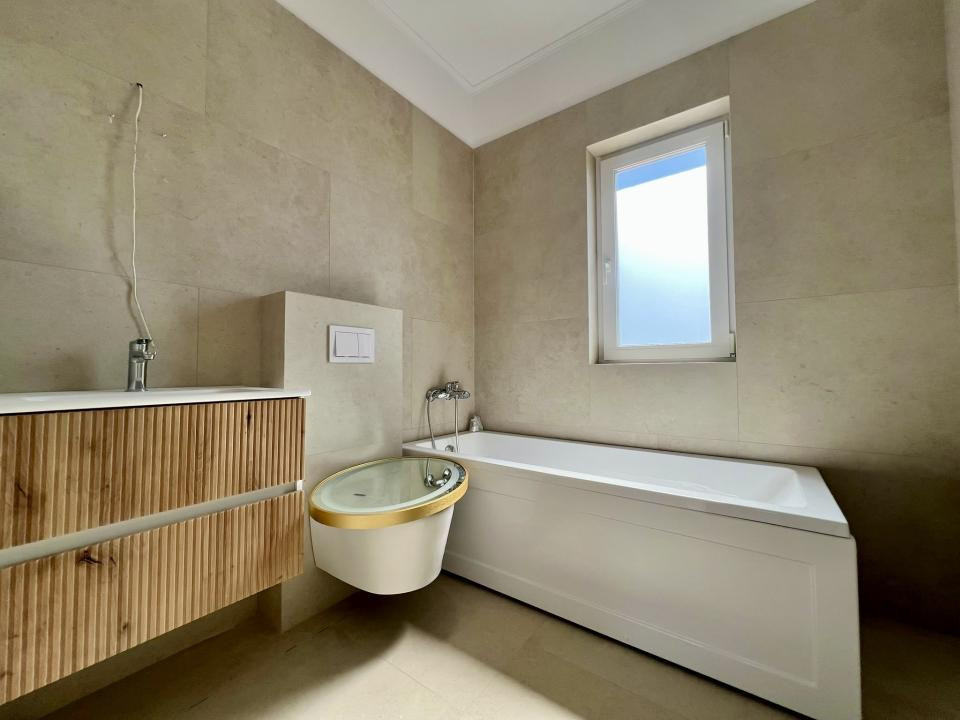 Triplex modern, 3 camere, 80 mp utili, 216 mp teren - Zona Sacalaz