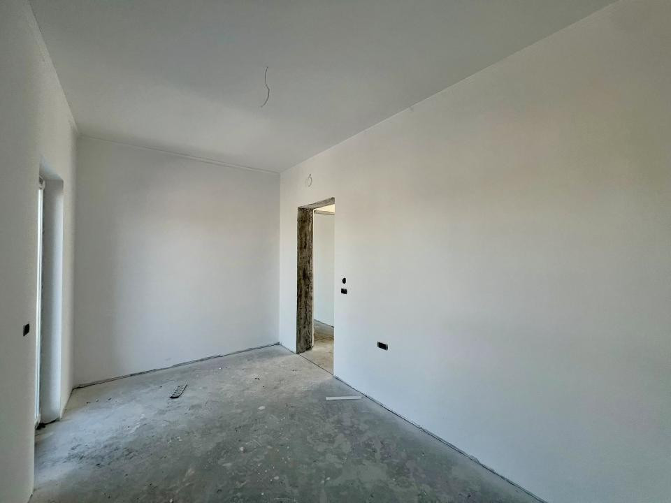 Triplex modern, 4 camere, 103 mp utili, 316 mp teren - Zona Sacalaz