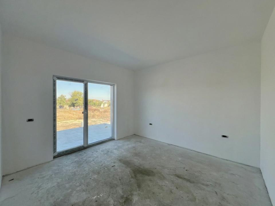 Triplex modern, 4 camere, 103 mp utili, 316 mp teren - Zona Sacalaz